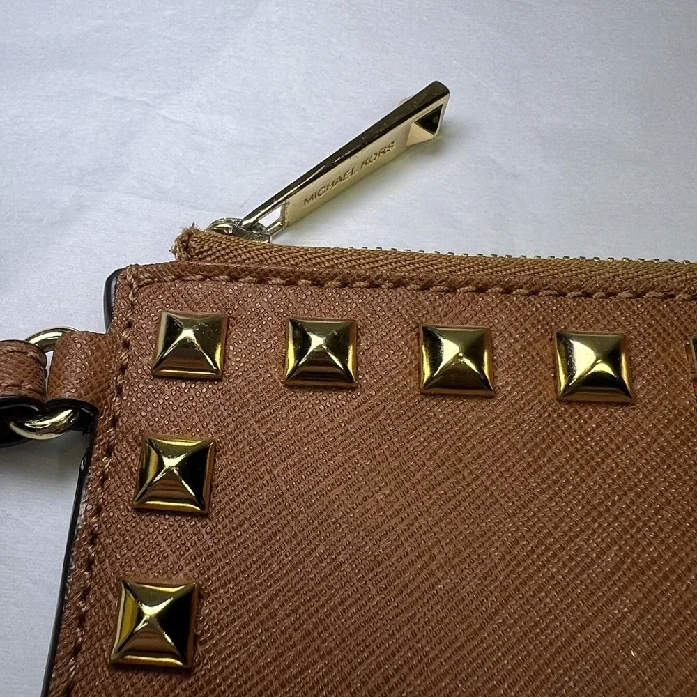 Michael Kors Jet Set Brown‎ XL Travel Clutch Wristlet Leather Handbag Studded - Picture 3 of 7
